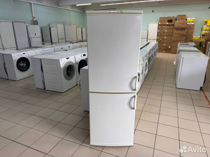 Холодильник Бирюса