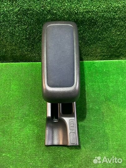 Бардачок между сиденьями Honda Hr-V GH4 D16A 2004