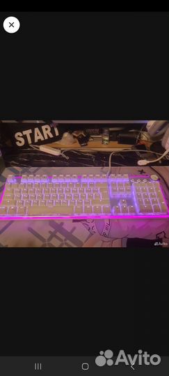 Игровая механическая клавиатура белая