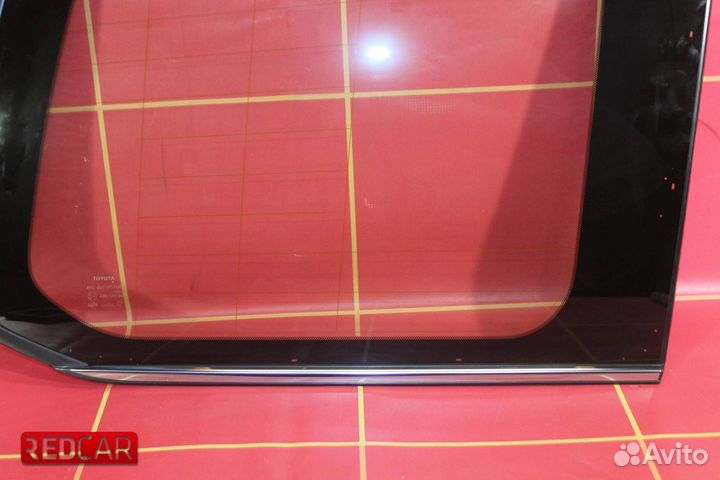 Стекло глухое правое форточка Toyota Land Cruiser