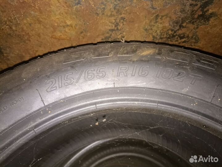 Tigar SUV Ice 215/65 R16 102T