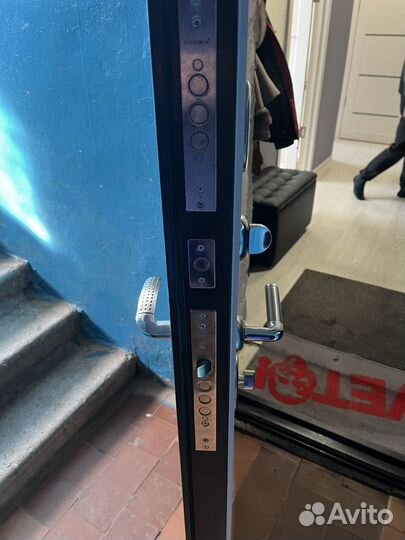 Дверь входная металлическая