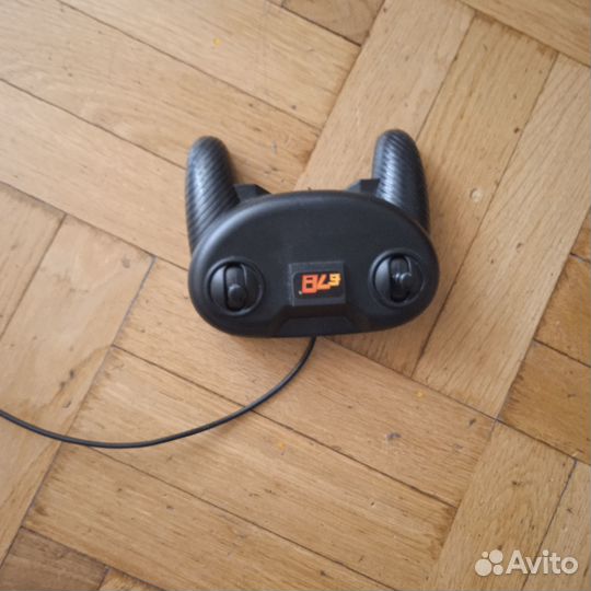 Подъемный кран игрушка