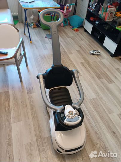 Детская машинка каталка с ручкой