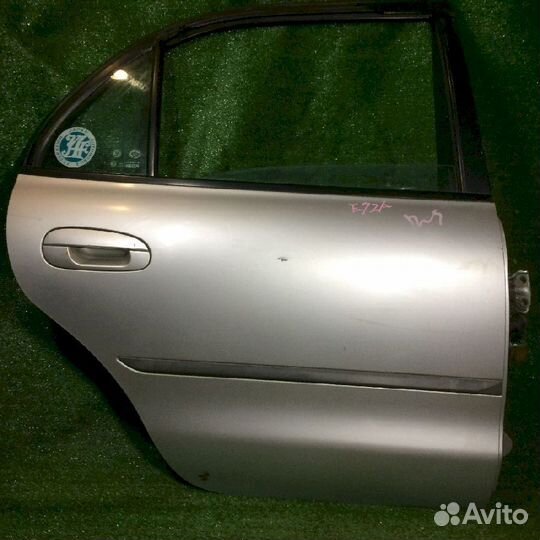 Дверь задняя правая Mitsubishi Galant E55A Серебро