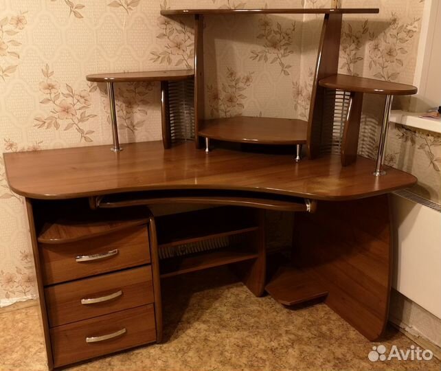 Стол компьютерный