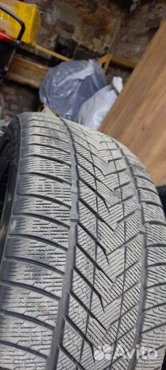 Roadmarch Winter XPro 999 275/40 R20 и 315/35 R20 106H