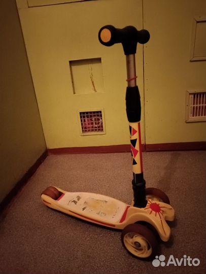 Детский трёхколёсный самокат