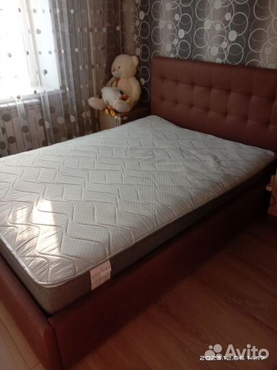 Кровать двухспальная бу 140 200