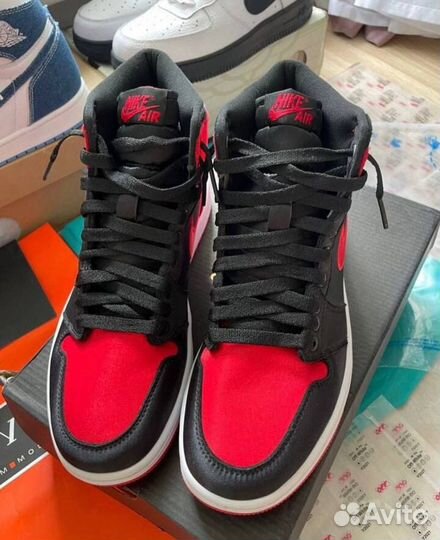 Кроссовки Nike Air Jordan 1 High OG satin bred