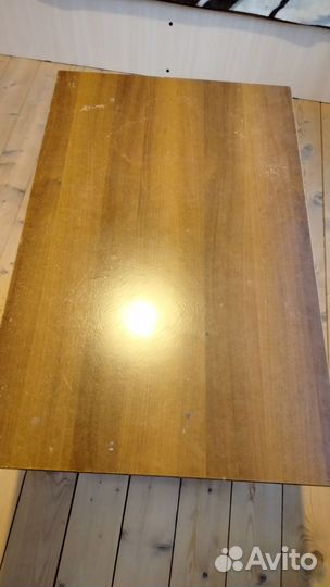 Журнальный столик на колесах