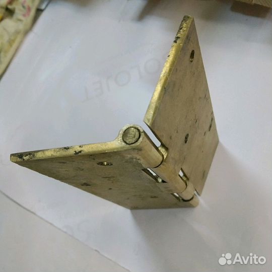 Петли для дверей