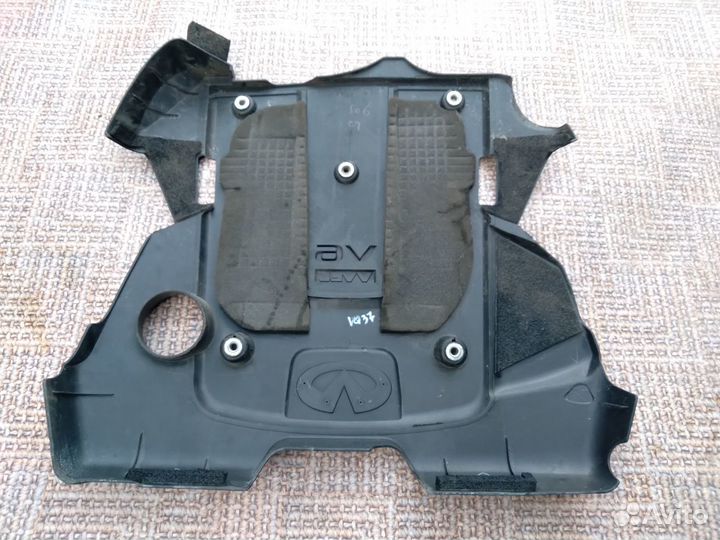 Декоративная крышка Infiniti V36 G37 2009г