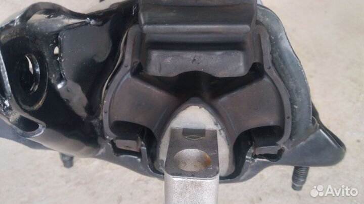 Подушка на volkswagen polo CFN 1.6 105л.с