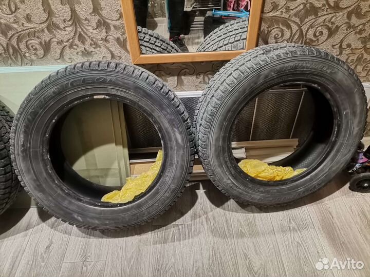 Dunlop SP Winter Ice 01 205/60 R16 92T