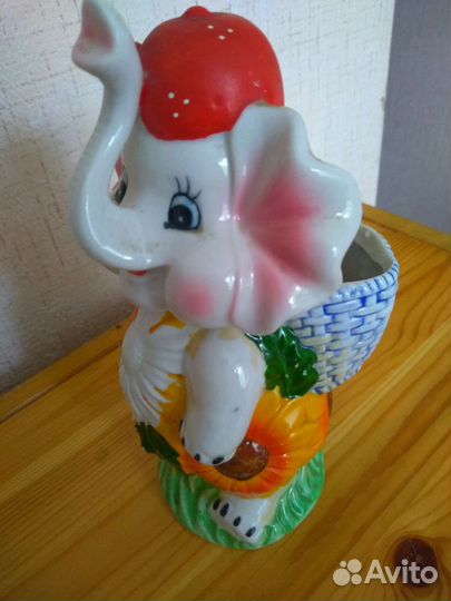 Фигурки слоник и петущки