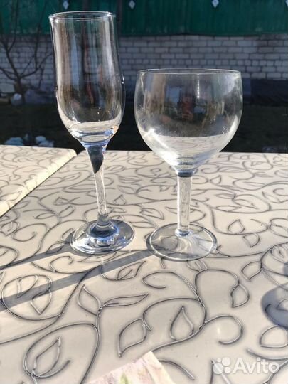 Много различной посуды для кафе и дома