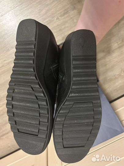 Полусапоги женские Caprice новые 40 размер