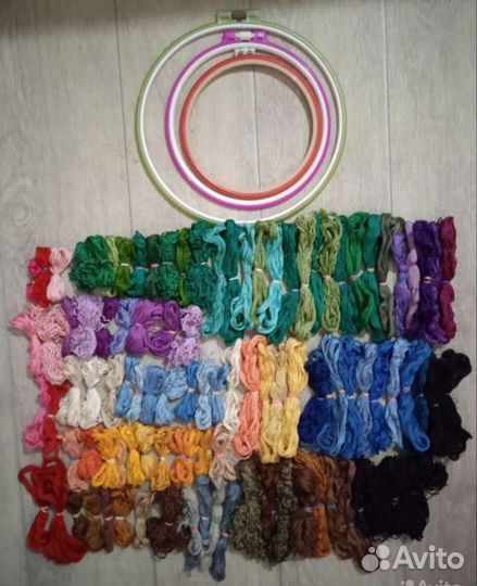 102 мотка советского мулине, пяльцы и канва