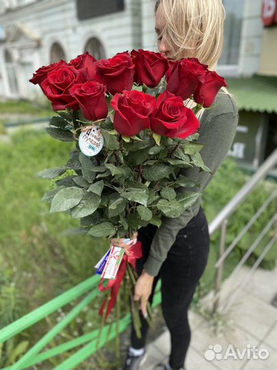 Красные и белые розы