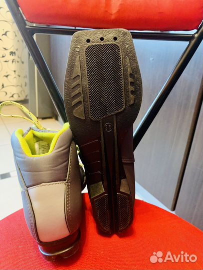 Лыжные ботинки детские 35 р(для двойняшек)