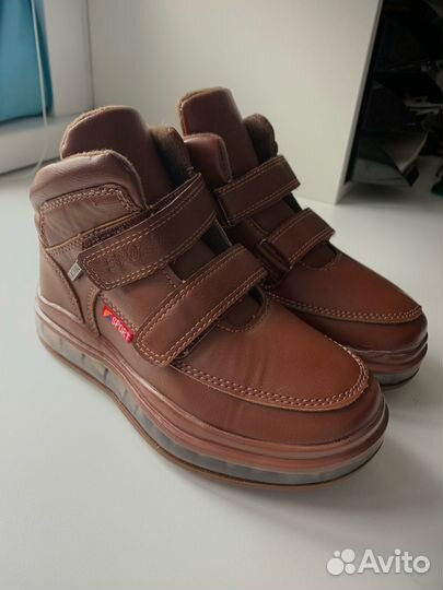 Новые ботинки на мальчика 33 размер