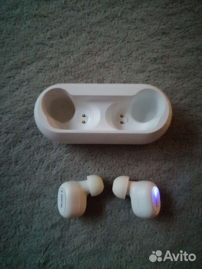 Продаю беспроводные наушники QCY-Y1C