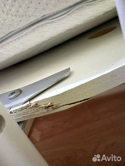 Детская кроватка с маятником круглая