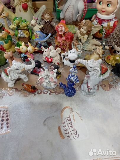 Статуэтки фигурки