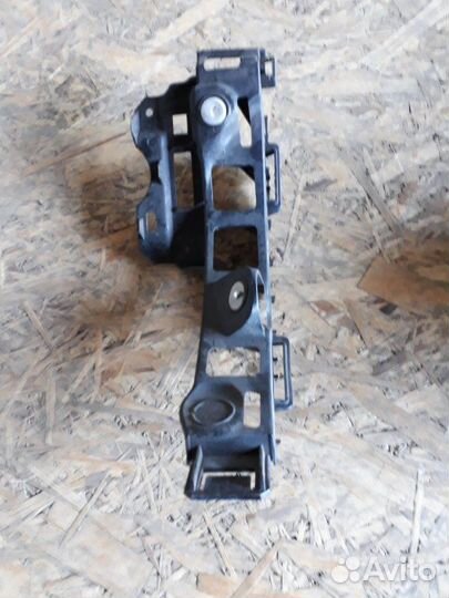 Крепление бампера Opel Zafira A05 Z16XEP 2007