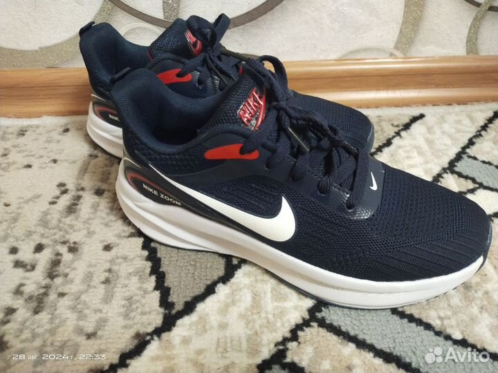 Кроссовки мужские размер 40