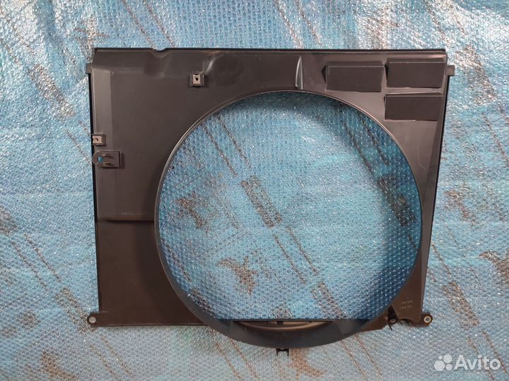 Диффузор радиатора Toyota Land Cruiser 200 LX 450