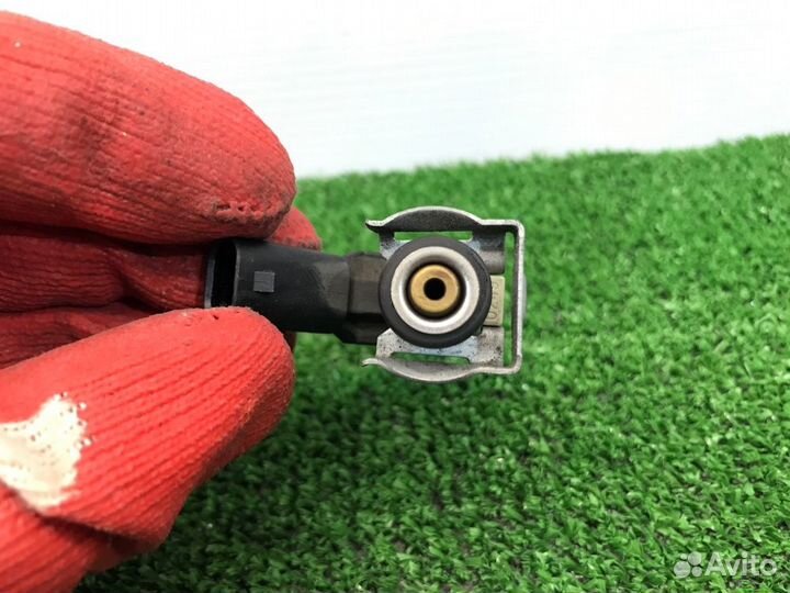 Форсунка инжекторная Mercedes-Benz E-350 W212