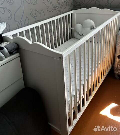 Кроватка для новорожденных