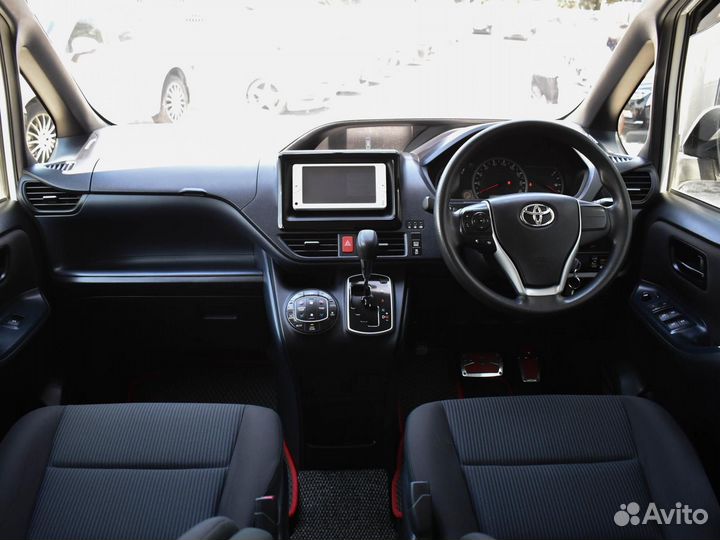 Toyota Voxy 2.0 CVT, 2014, 113 100 км