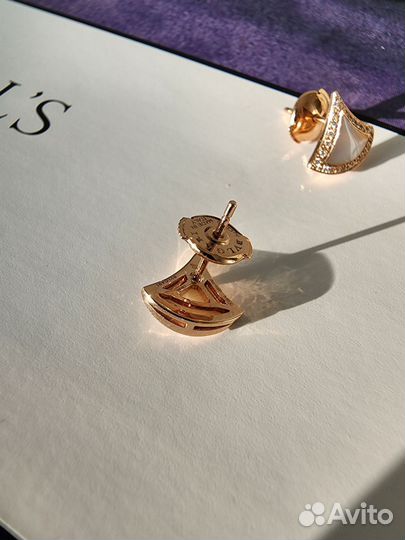 Золотые серьги Bvlgari бриллиантами