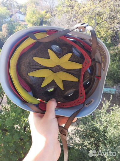 Каска для альпинизма и скалолазания