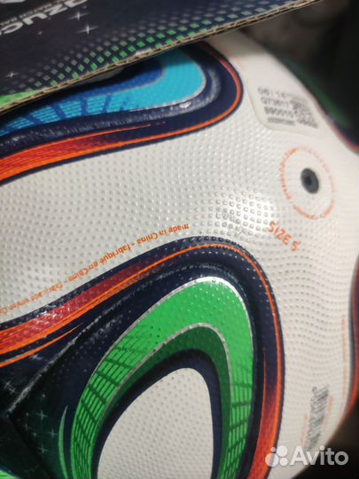 Футбольный мяч adidas brazuca 2014 оригинал
