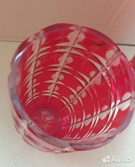 Вазы антикварные. Морская раковина