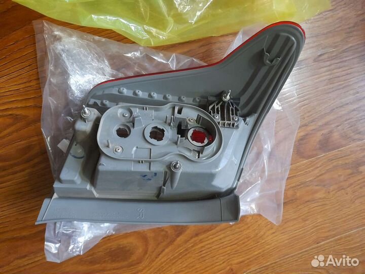 Задняя оптика Toyota Fielder