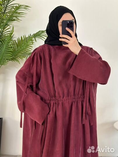 Женское платье с баской