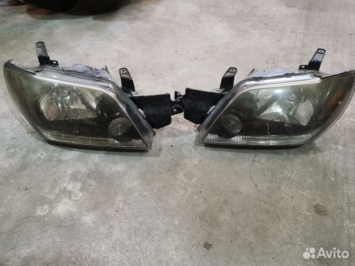 Фары mitsubishi outlander 2003г.в