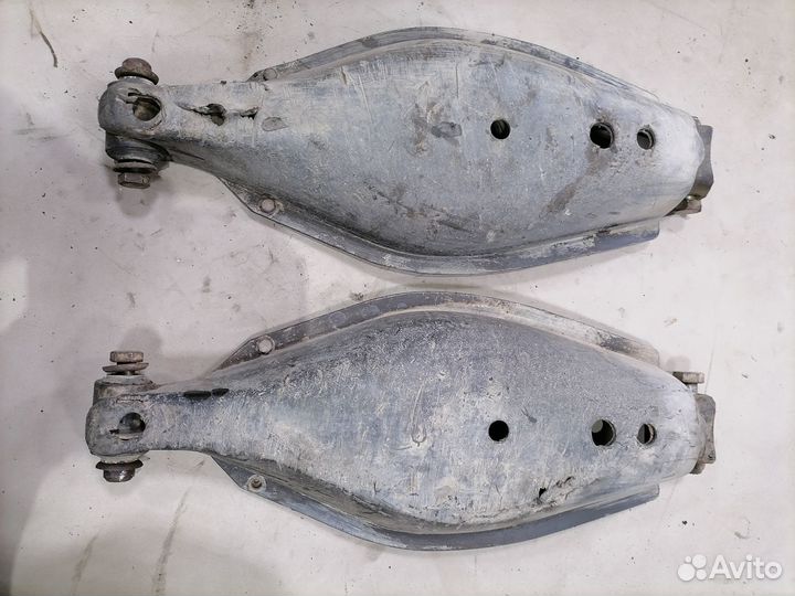 Рычаг подвески задний Mercedes Benz 190 W201 1993