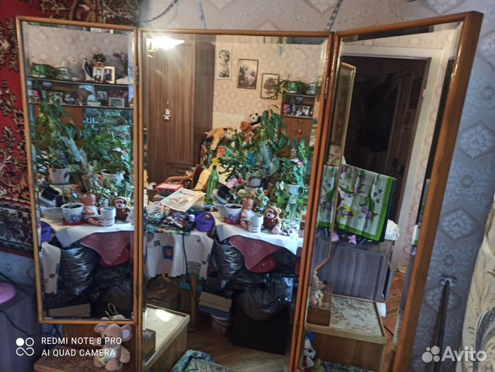 Трюмо с зеркалом