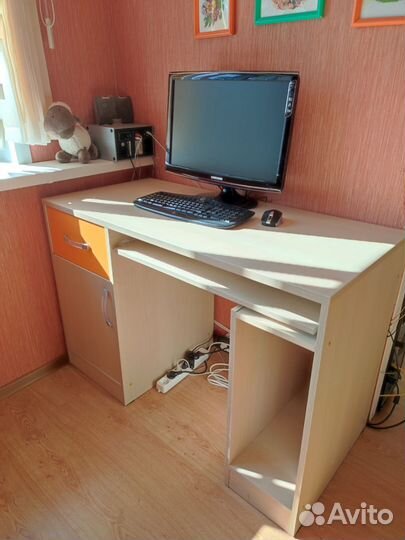 Компьютерный стол