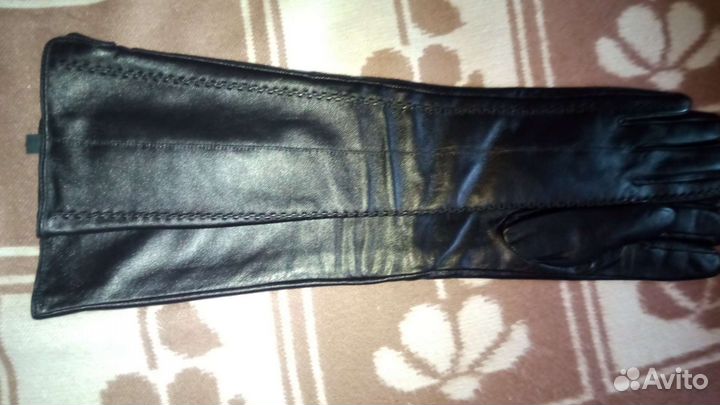 Длинные кожаные перчатки