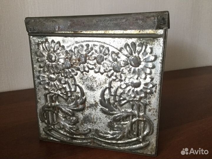 Коробка жестяная