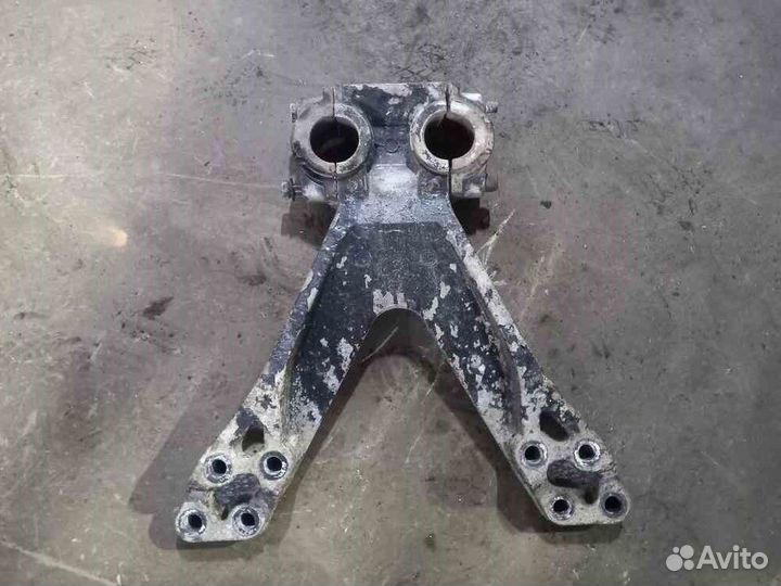 Кронштейн задней подвески центральный kenworth