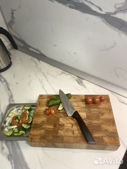 Торцевая разделочная доска с гастроемкостью