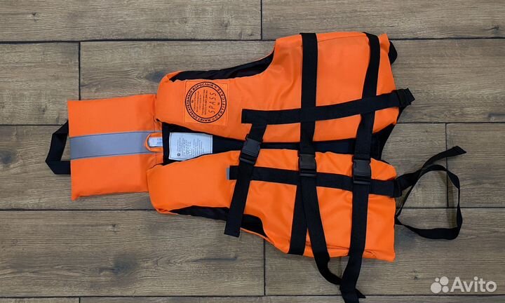 Спасательный страховочный жилет